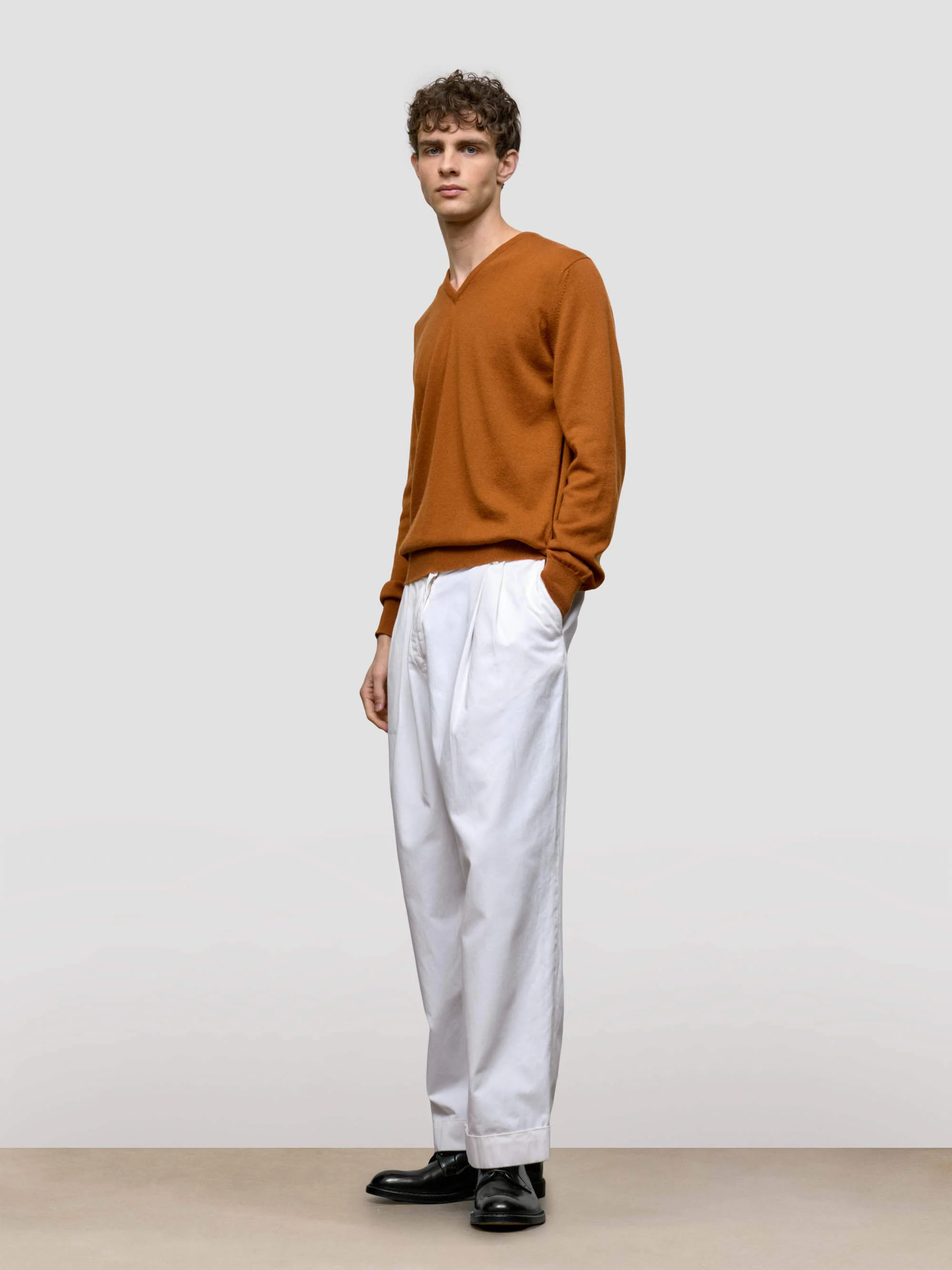 Heriot V-Neck - Image 3
