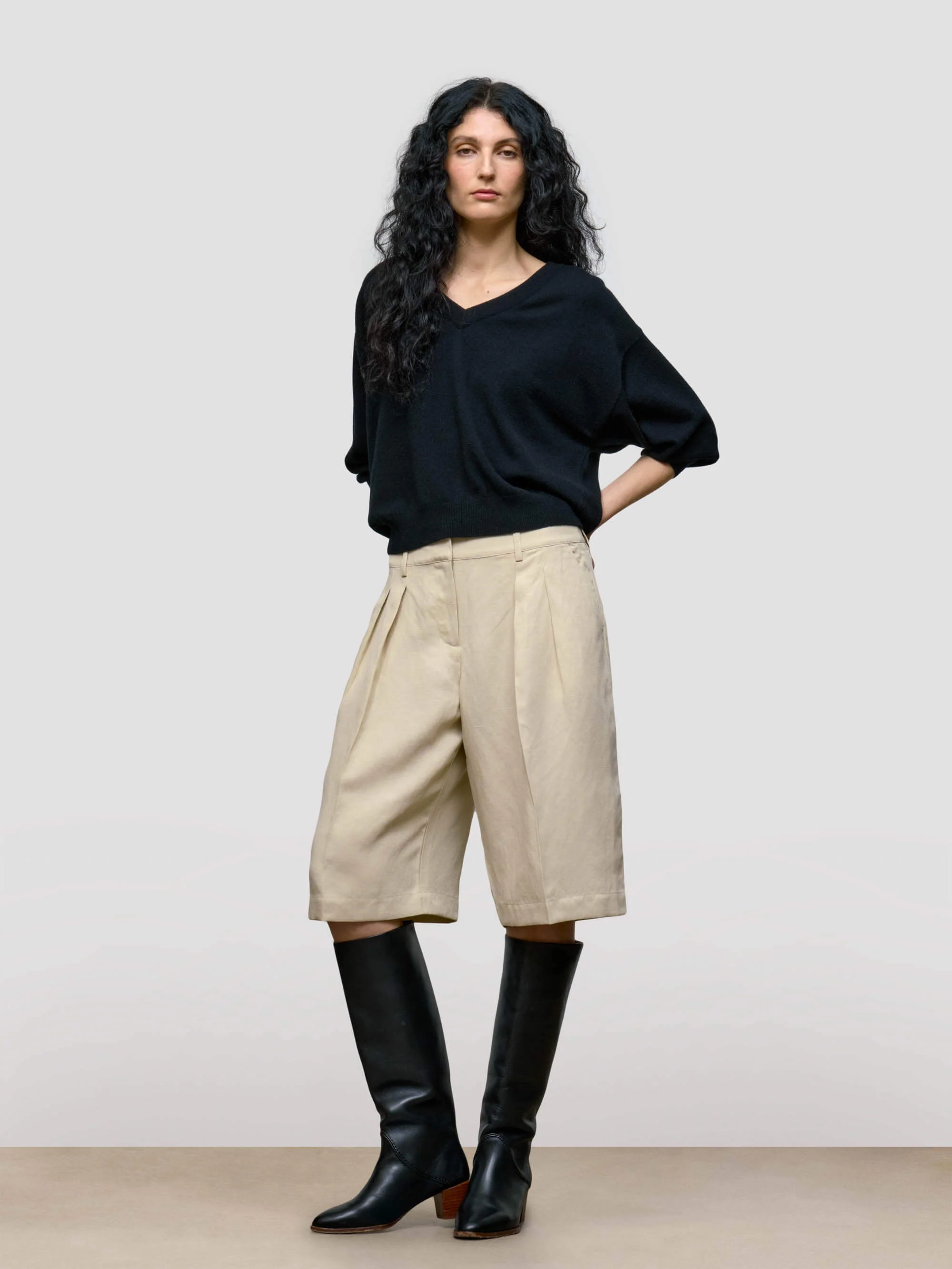 Iris V-Neck - Image 3