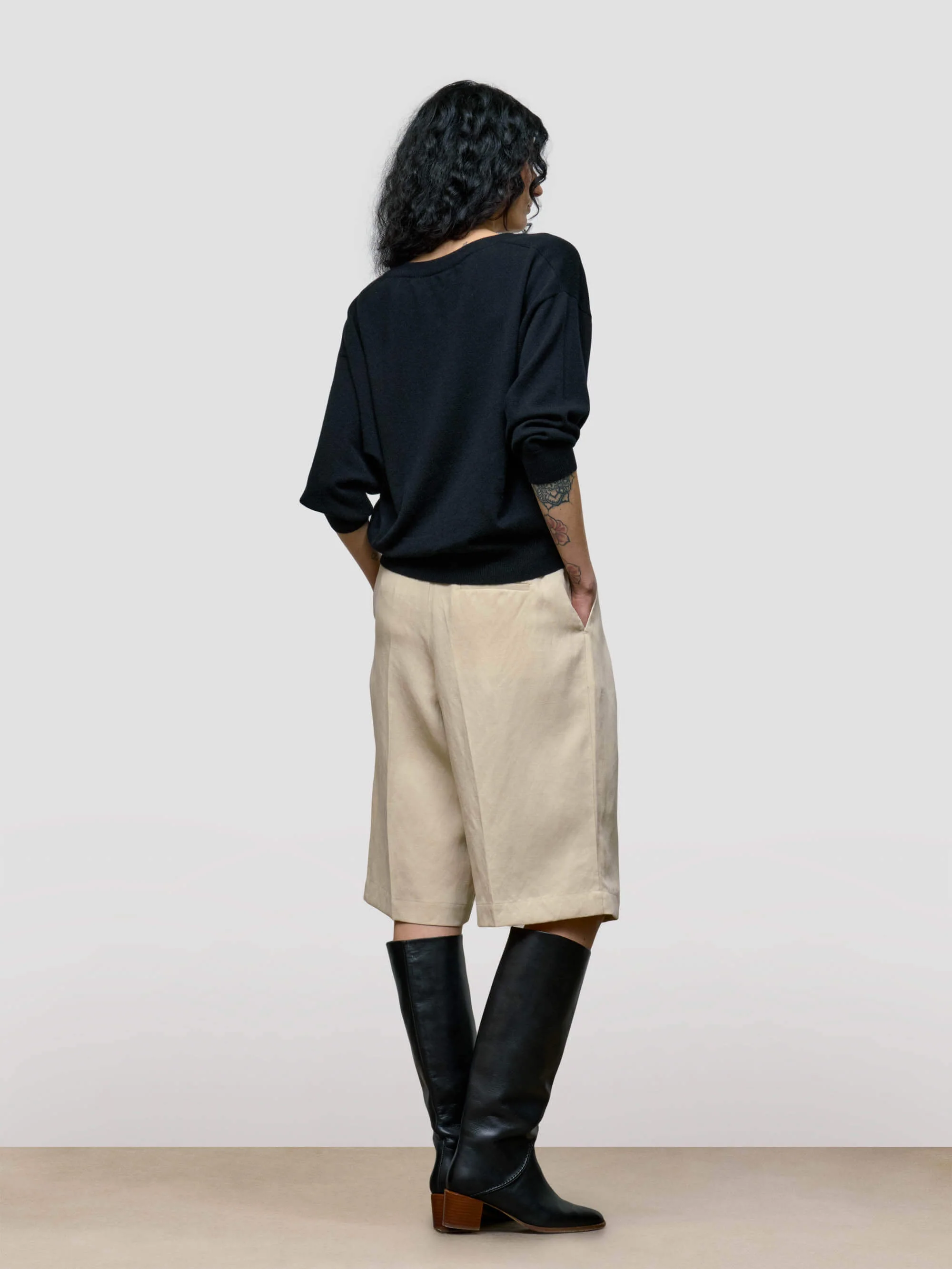 Iris V-Neck - Image 4