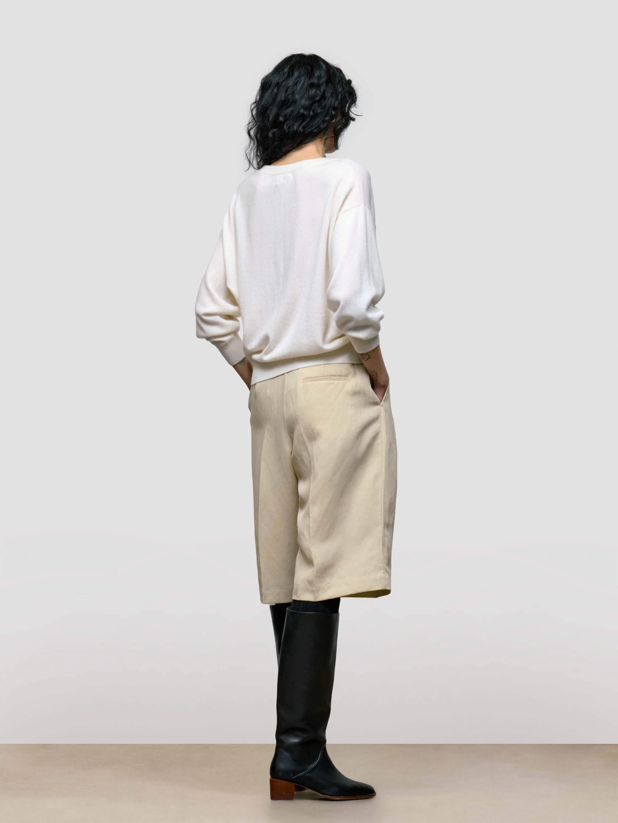 Iris V-Neck - Image 4